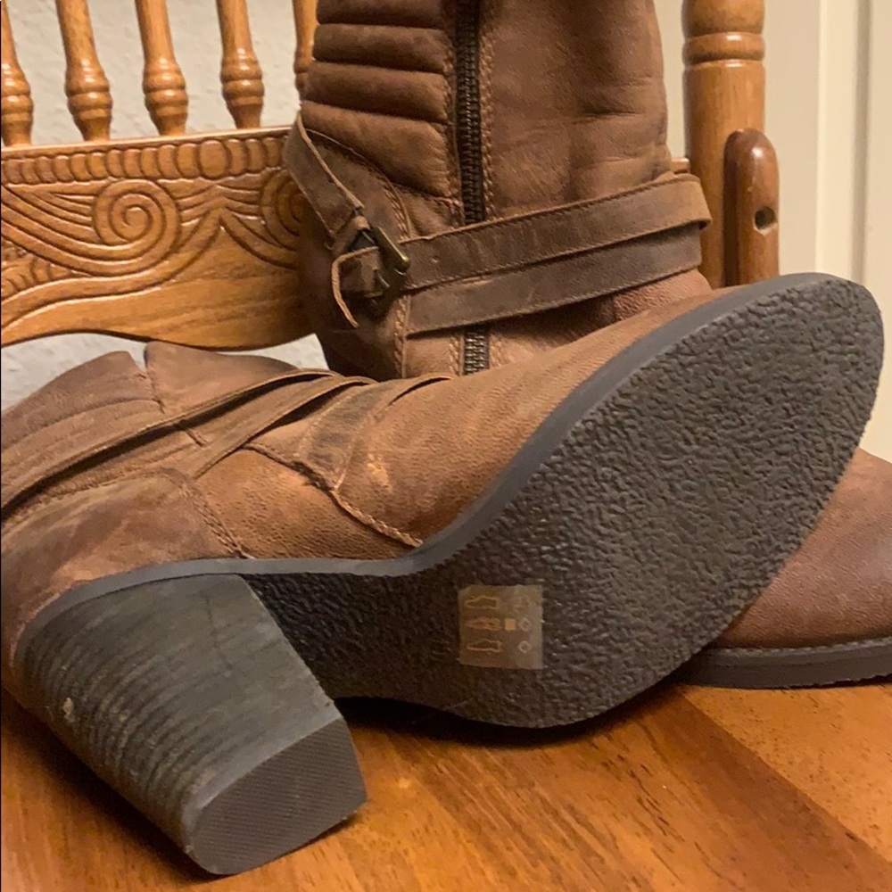 Brown Steve Madden Heeled Boots - Picture 3 of 5